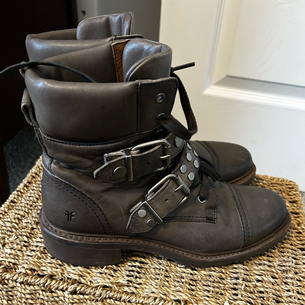 Frye Women's Charcoal with a light gray finish